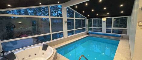 Piscina coberta i piscina climatitzada