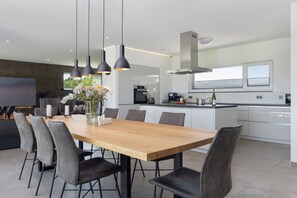 Dining - Apartment 'Riedheide, 130qm' with Private Terrace, Private Garden and Wi-Fi (Bad Wurzach)