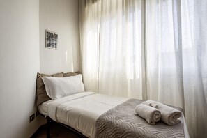 1 chambre, fer et planche à repasser, Wi-Fi, literie fournie