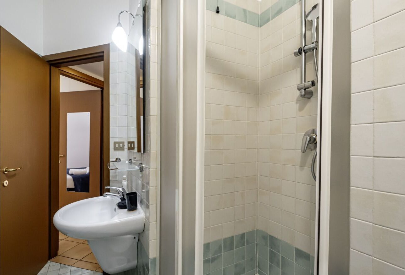 Doccia, asciugacapelli, bidet, asciugamani