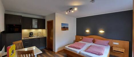 1 Schlafzimmer, kostenloses WLAN, Bettwäsche, Rollstuhlgeeignet