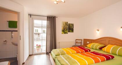 Ferienwohnung 'Gänseblume' mit Privatterrasse, Gemeinschaftsgarten und Wi-Fi