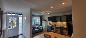 Apartment 'Weinlaube' with Private Terrace, Shared Garden and Wi-Fi