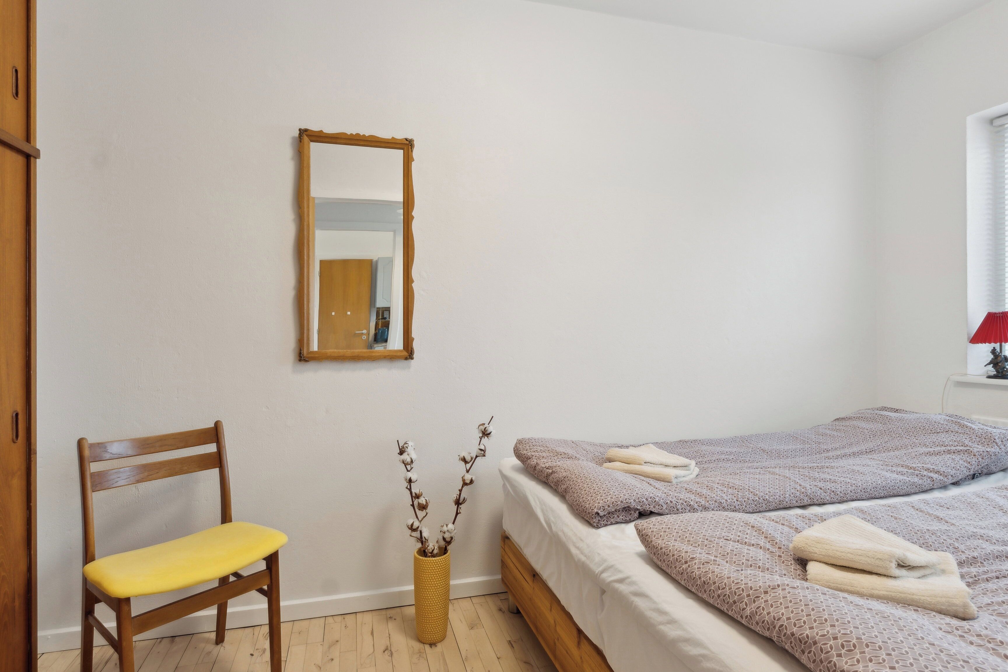 2 chambres, fer et planche à repasser
