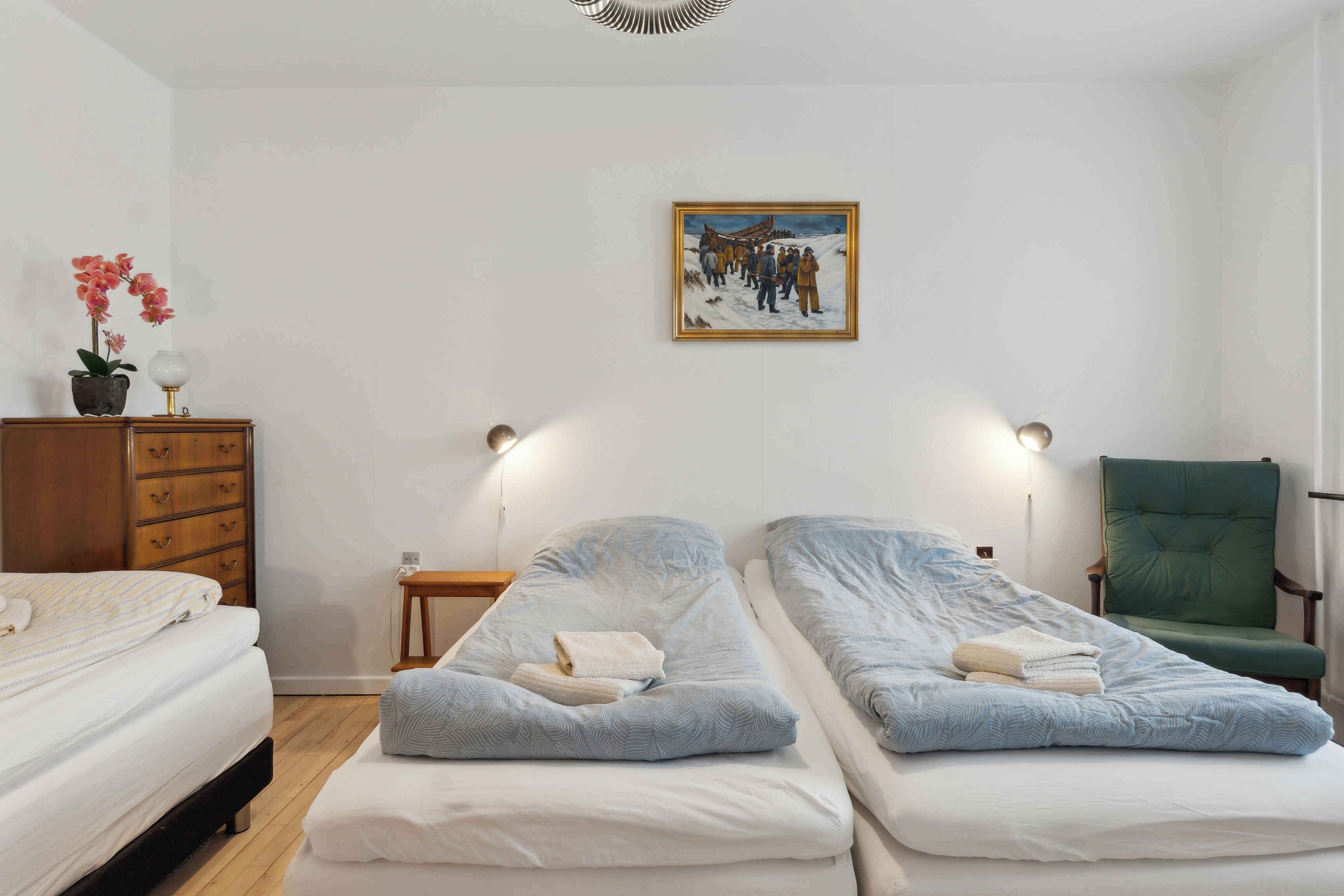 2 bedrooms, iron/ironing board