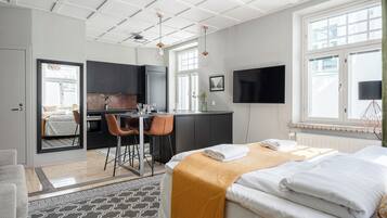 City Apartment, Courtyard View | Private kitchen | Full-sized fridge, microwave, oven, stovetop