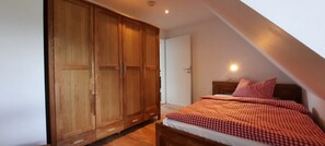 3 Schlafzimmer, kostenloses WLAN, Bettwäsche