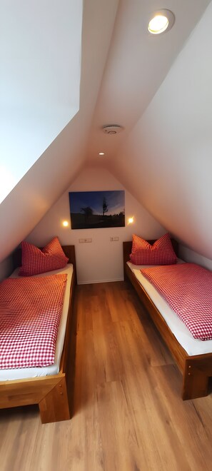 3 bedrooms, free WiFi, bed sheets