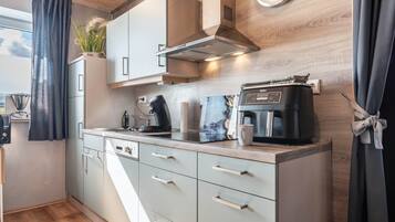 Refrigerador, microondas, parrilla de estufa y lavavajillas