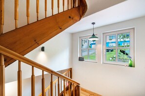 Interior - Apartment 'Klassenzimmer' with Mountain View, Shared Terrace and Wi-Fi (Enzklösterle)