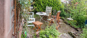 Appartement 'Lehrerzimmer' met uitzicht op de bergen, gedeeld terras en Wi-Fi