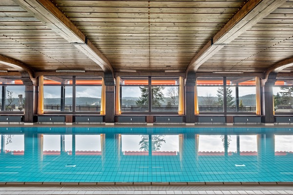 Piscine intérieure, piscine chauffée