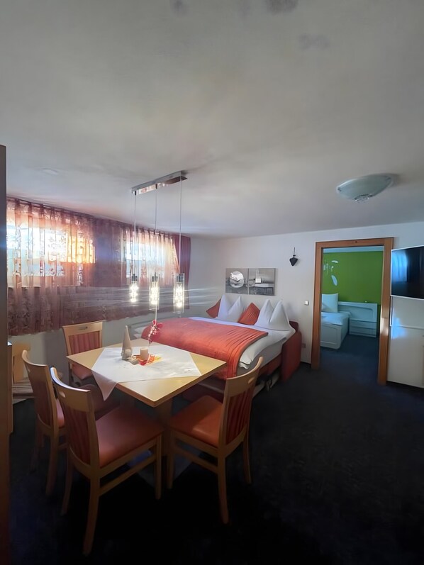 1 bedroom, free WiFi, bed sheets