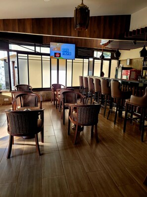 Bar (on property) - Siaya County Club (Siaya)