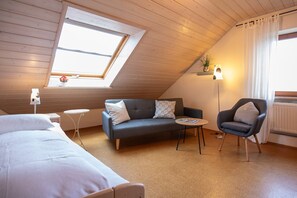 TV, stereo - Apartment 'Anne's' with Balcony and Wi-Fi (Bad Waldsee)