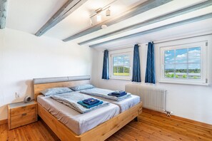 4 soverom, wi-fi (inkludert) og sengetøy