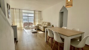 Dining - GREEN CLUB A 304 (Pals)