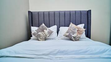 2 chambres, fer et planche à repasser, Wi-Fi, draps fournis