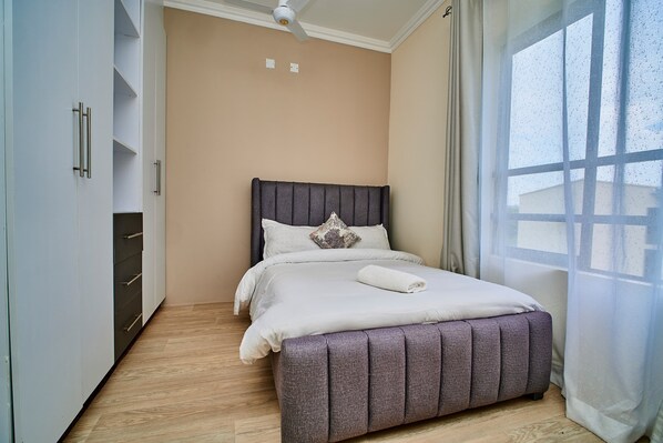 2 bedrooms, iron/ironing board, WiFi, bed sheets