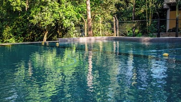 Udendørs pool