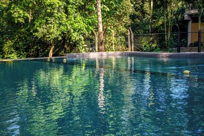 Outdoor pool - Ambalama Leisure Lounge  (Hanwella)