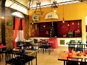 Bar (on property) - Ambalama Leisure Lounge  (Hanwella)