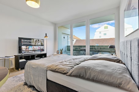 1 bedroom, WiFi, bed sheets. Stylish studio | In the heart of Augsburg's old town