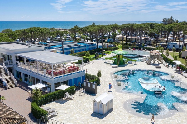 Wasser, Himmel, Berg, Azurblau, Natürliche Landschaft, Wolke, Baum, See, Küsten Und Ozeanische Forms, Bank