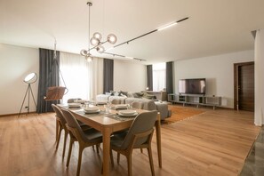 บริเวณนั่งเล่น