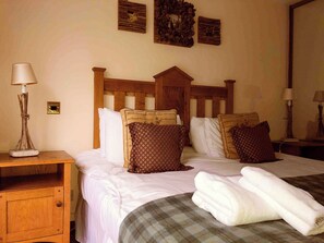 2 bedrooms, iron/ironing board, WiFi, bed sheets - Woodcutters Cottage, 2 Bedrooms (Kilconquhar)