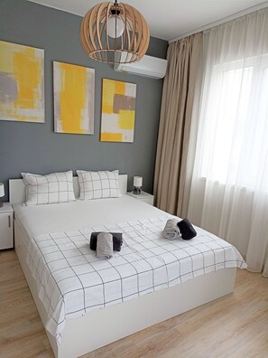 3 habitaciones, tabla de planchar con plancha y acceso a internet 