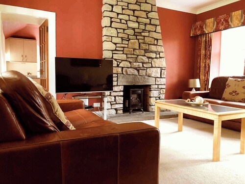 2 Bedroom Cottage, Sleeps 4