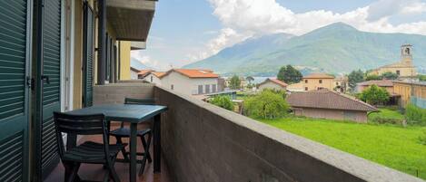 Apartment (2 Bedrooms) | Balcony