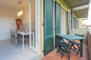 Balcony - Acqua Chiara Apartment by Rent all Como (Dongo)