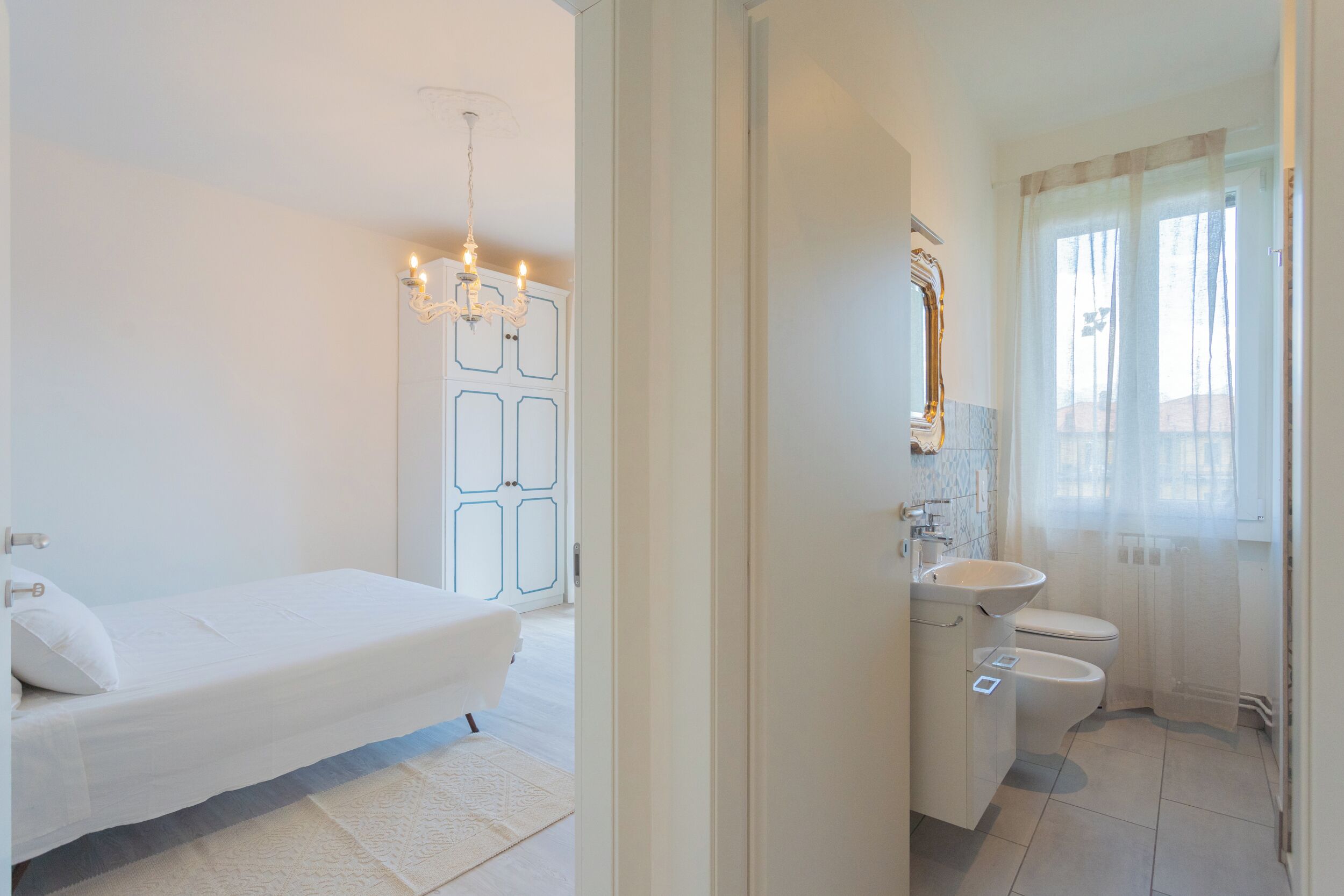 Lejlighed (2 Bedrooms) | Badeværelse | Bruser, bidet, håndklæder, Sæbe