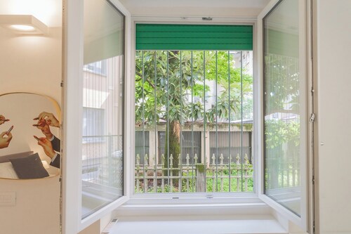 A Step From the Lake Apartment by Rent all Como