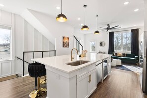 Interior - 24K Escape - Rooftop Oasis, 3 Miles to Broadway, Walk to Restaurants! (Nashville)