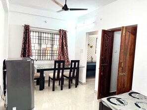 Flat-screen TV - Sishya Service Apartment - Chennai OMR  (Chennai)