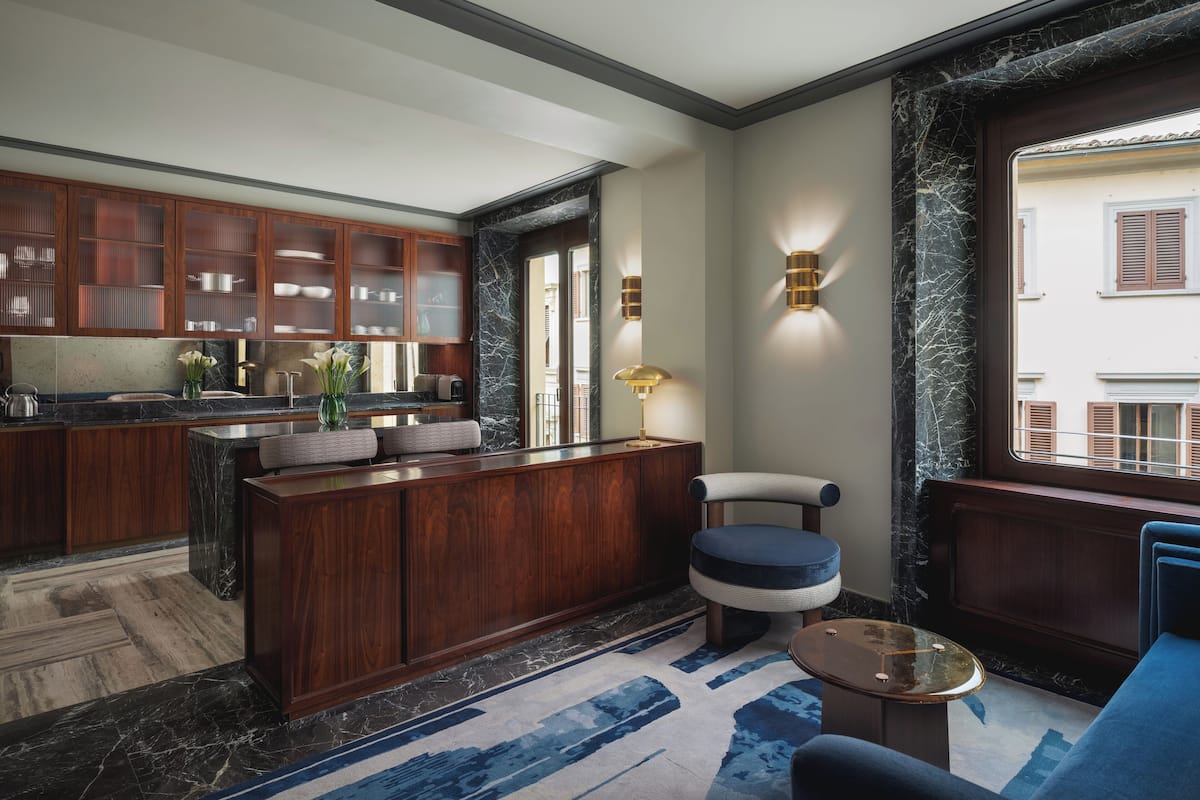 Classic Apartment | Living area