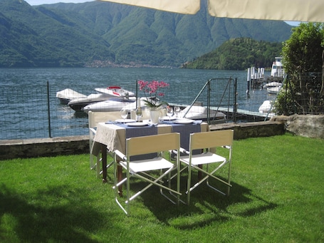 Garden. Family Lake Apartment by Rent all Como