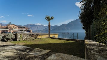 Appartamento (2 Bedrooms) | Vista lago