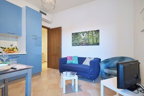 Oven, high chair - Acquamarina (Alassio)