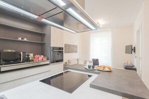 Apartment (1 Bedroom) | Private kitchenette