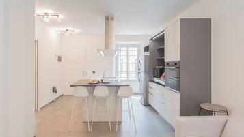 Apartment (1 Bedroom) | Eigene Küche | Mikrowelle, Ofen, Espressomaschine, Wasserkocher