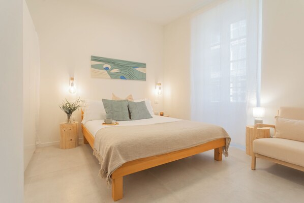 Apartment (1 Bedroom) | 1 bedroom, laptop workspace, iron/ironing board, cribs/infant beds