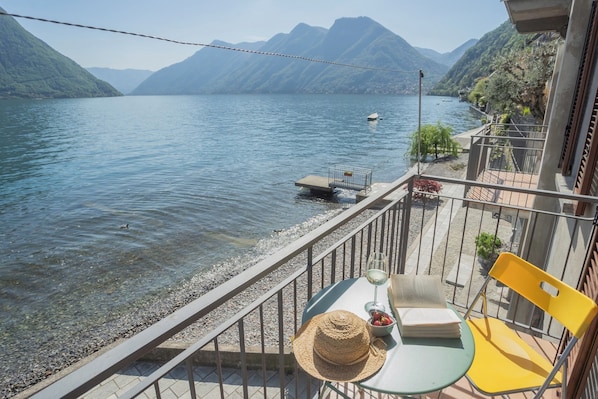 Apartment (1 Bedroom) | Balkon