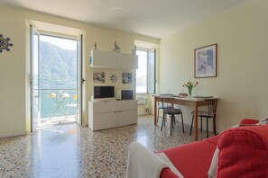 Apartment (1 Bedroom) | Living area - Il Timone by Rent all Como (Colonno)