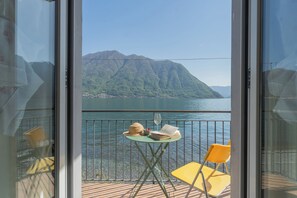 Apartment (1 Bedroom) | Balcony