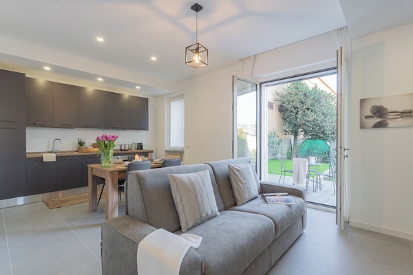 Apartment (1 Bedroom) | Living area | 32-inch Smart TV with digital channels