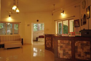Living area - Hotel Shree Krishna Jungle Resort (Rajnagar)